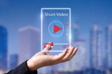 【今すぐできる】YouTube Short（ショート）がバズるおすすめの投稿時間とは？運用戦略とともに解説
