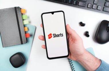 YouTubeショートの概要欄は正しい使い方は？どこにあるか・書き方・活用方法のコツも詳しく解説